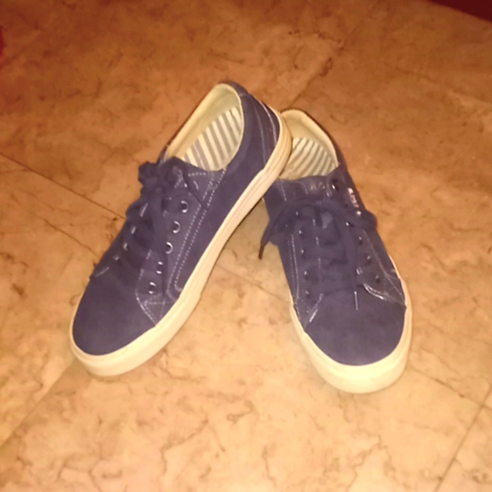 Taos brand size 9 navy blue lace up women's shoes